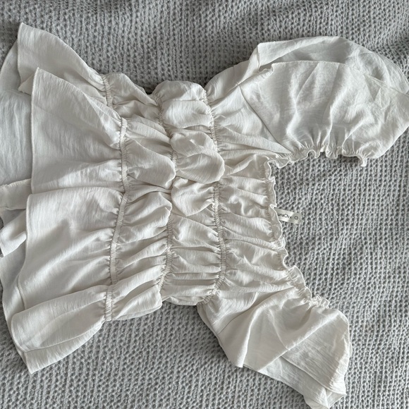 ✨5 for $25✨ Ruched Off-Shoulder Ruffle Top - White - Picture 3 of 3